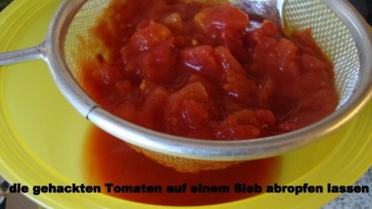 Rouladen, gefüllt mit Gruyère und Salbei auf Tomatenspiegel - Rezept - Bild Nr. 2