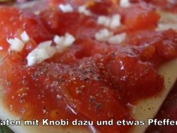 Rouladen, gefüllt mit Gruyère und Salbei auf Tomatenspiegel - Rezept - Bild Nr. 5