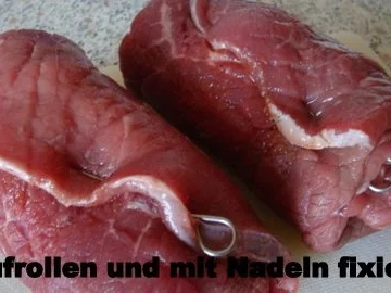 Rouladen, gefüllt mit Gruyère und Salbei auf Tomatenspiegel - Rezept - Bild Nr. 6