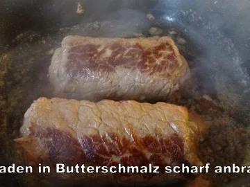 Rouladen, gefüllt mit Gruyère und Salbei auf Tomatenspiegel - Rezept - Bild Nr. 7