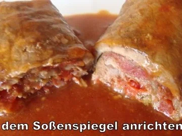 Rouladen, gefüllt mit Gruyère und Salbei auf Tomatenspiegel - Rezept - Bild Nr. 13