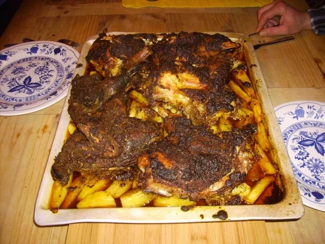 Rezept: Hühnchen auf Kartoffelbeet Hühnchen auf Kartoffelbeet - Rezept