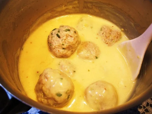 Rezept: Thüringer Mettbällchen in scharfer Senfsoße Bild Nr. 5 Thüringer Mettbällchen in scharfer Senfsoße - Rezept - Bild Nr. 5