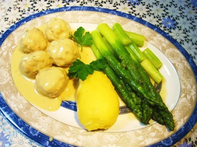 Rezept: Thüringer Mettbällchen in scharfer Senfsoße Bild Nr. 6 Thüringer Mettbällchen in scharfer Senfsoße - Rezept - Bild Nr. 6