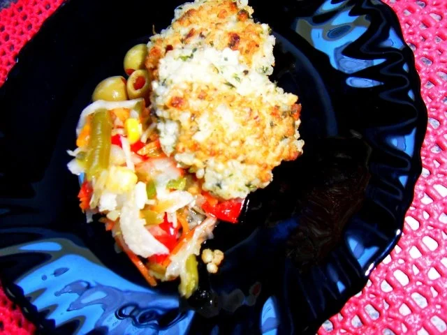 Graupen-Puffer mit gemischtem Salat und Oliven - Rezept - Bild Nr. 2