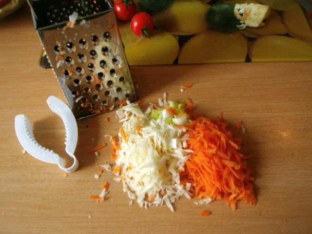 Jägerschnitzel mit gemüsiger Tomatensoße - Rezept - Bild Nr. 5