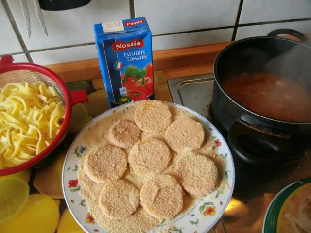 Jägerschnitzel mit gemüsiger Tomatensoße - Rezept - Bild Nr. 7