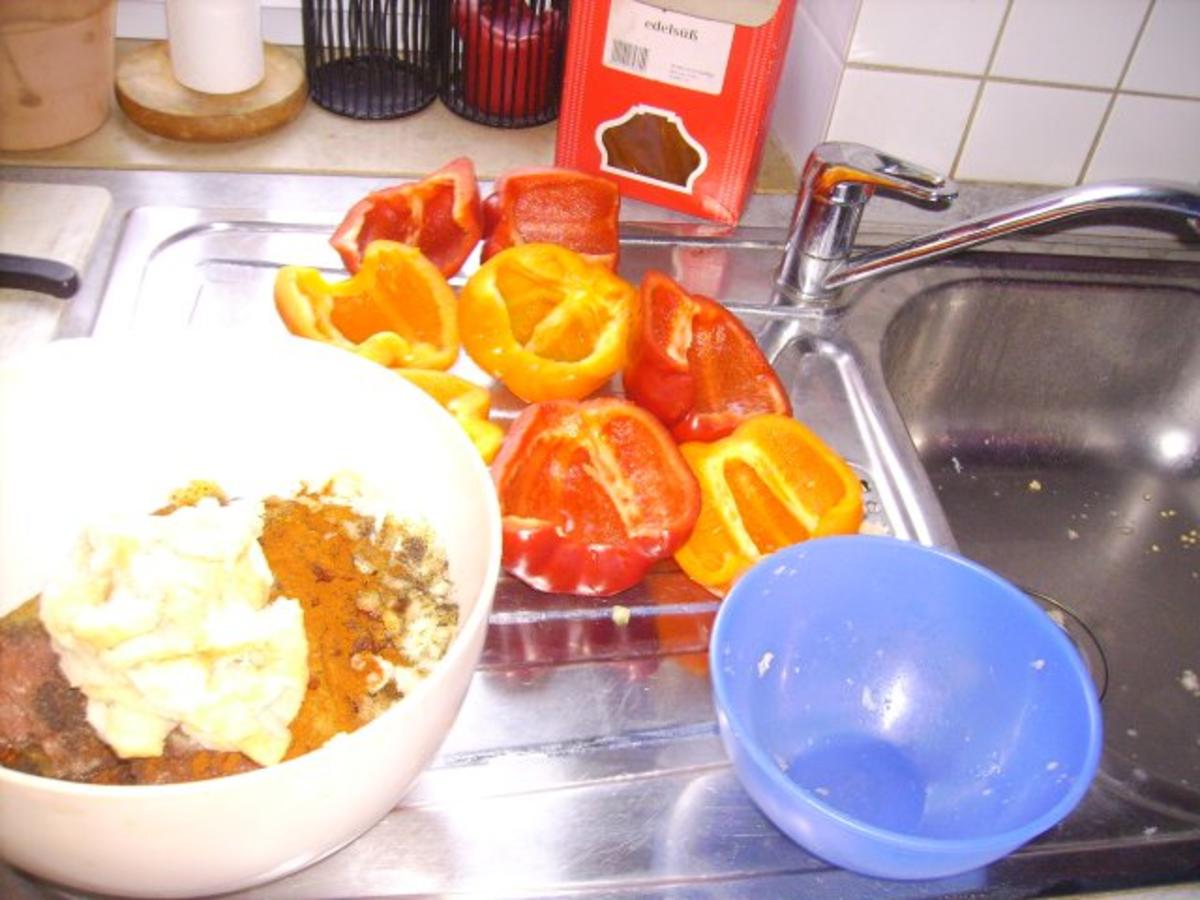 gefüllte Paprika in Hack Gemüsesoße - Rezept - Bild Nr. 3