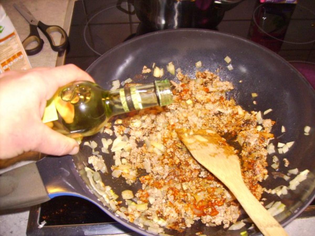 gefüllte Paprika in Hack Gemüsesoße - Rezept - Bild Nr. 5