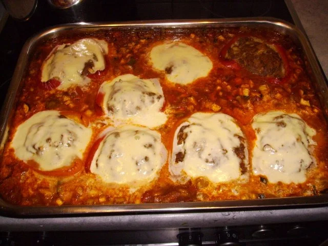 gefüllte Paprika in Hack Gemüsesoße - Rezept - Bild Nr. 9