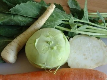 Kohlrabisüppchen mit klarer Gemüsebrühe - Rezept - Bild Nr. 2