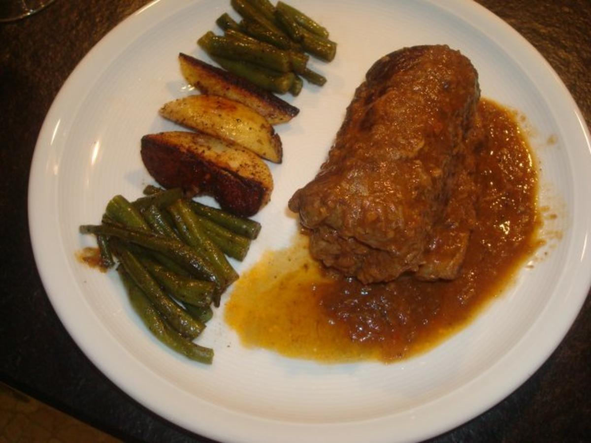 Rouladen mit Bohnen und Kartoffeln - Rezept - kochbar.de