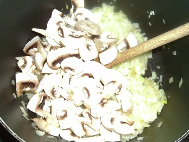 Rezept: Champignoncremesuppe Bild Nr. 5 Champignoncremesuppe - Rezept - Bild Nr. 5