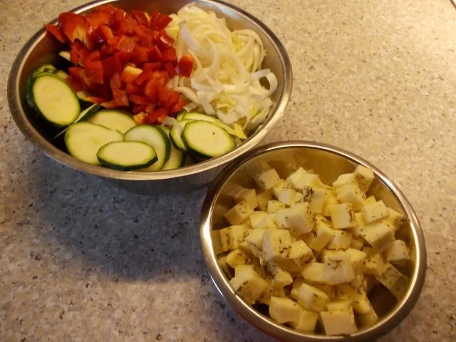 Polenta-Auflauf mit Zucchini und Grillkäse - Rezept - Bild Nr. 4