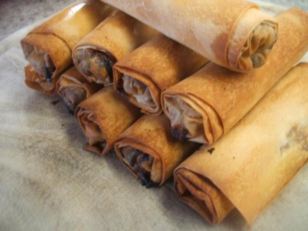 Pikantes Backen: Filo-Röllchen - Rezept - kochbar.de