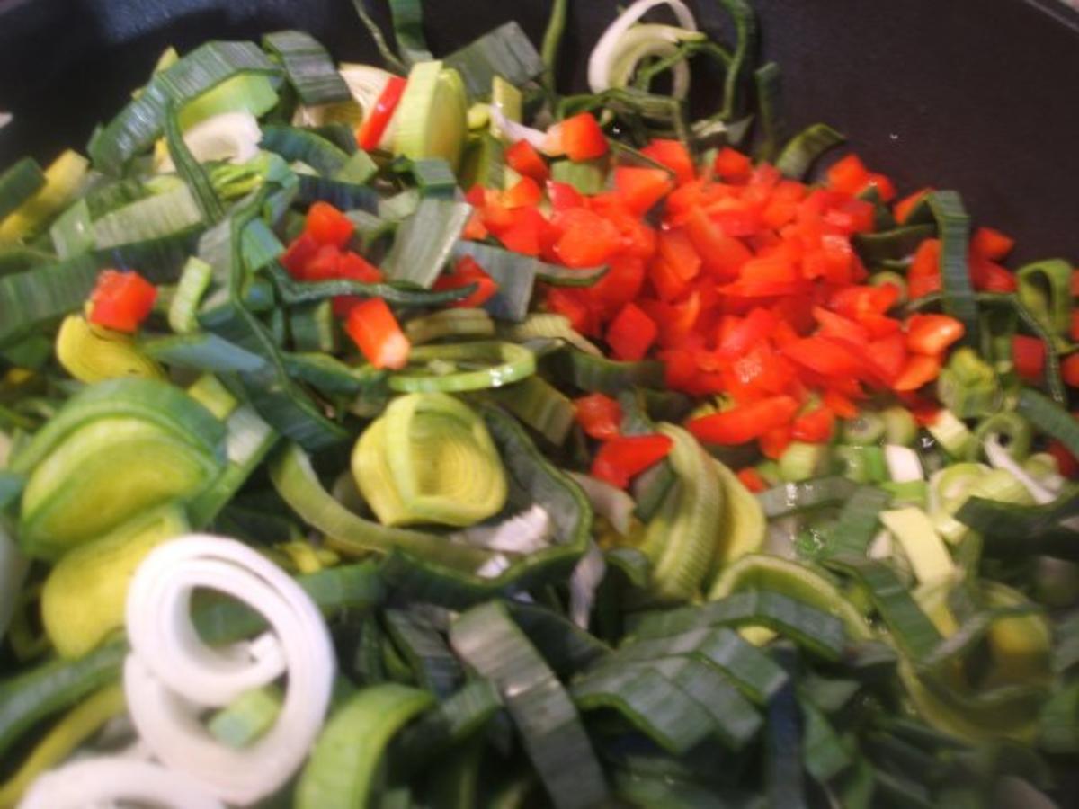Gemüse: Sahniges Lauchgemüse mit Paprika und dem Rest der Hackrolle - Rezept - Bild Nr. 3