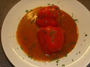 Paprikaschoten gefüllt mit Reis in Tomatensosse - Rezept