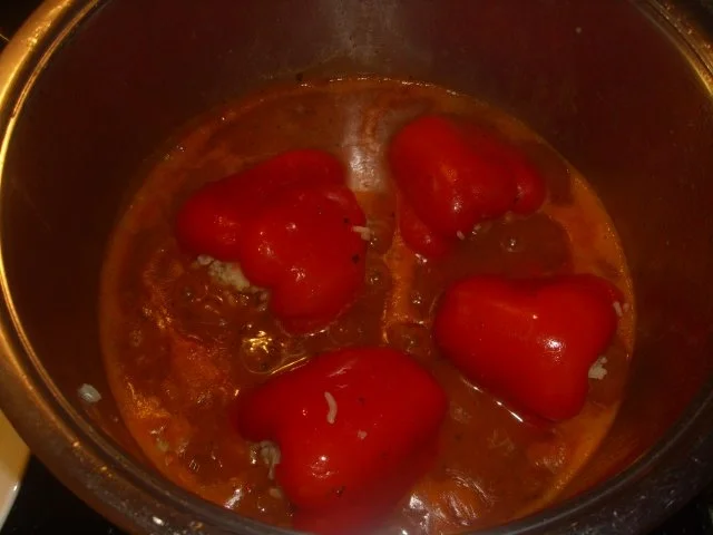 Paprikaschoten gefüllt mit Reis in Tomatensosse - Rezept - Bild Nr. 7