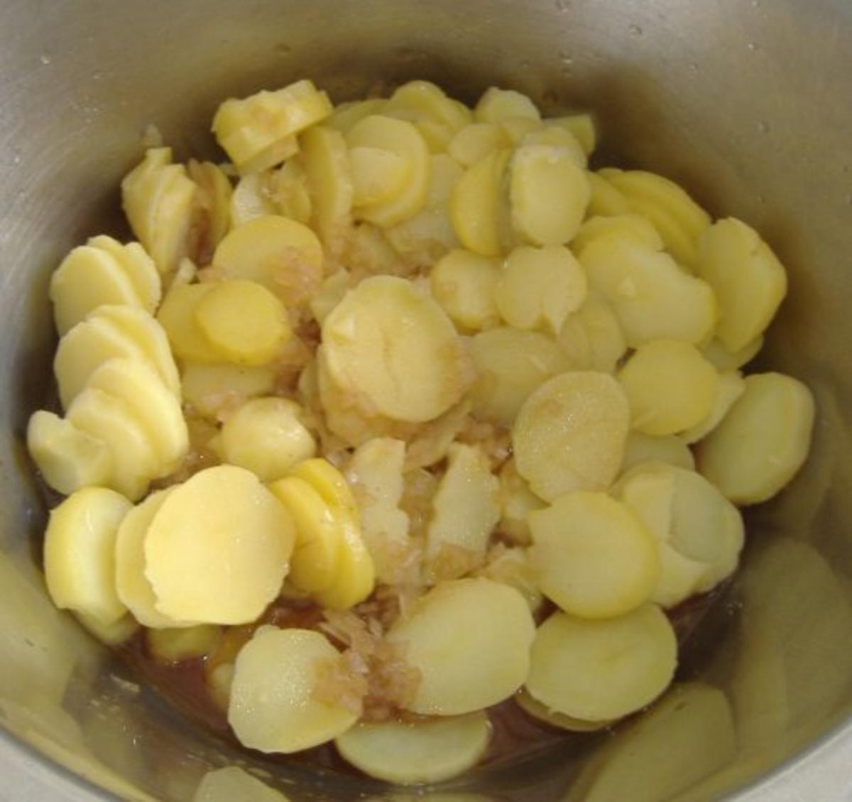 Kartoffel-Vogerl-Salat mit gebratenem Saibling - Rezept - Bild Nr. 2