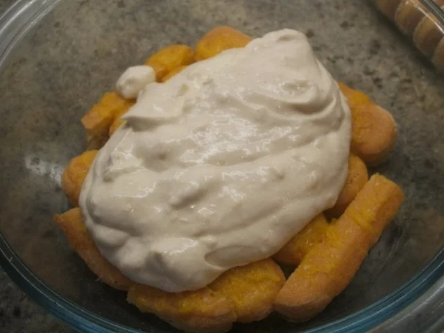 Rezept: Dessert: Schneller Orangenquark auf Löffelbiskuit Bild Nr. 10 Dessert: Schneller Orangenquark auf Löffelbiskuit - Rezept - Bild Nr. 10