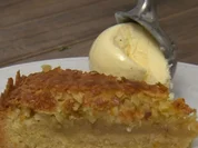 Spanische Mandeltorte mit Vanilleeis (Jörn Kamphuis) - Rezept