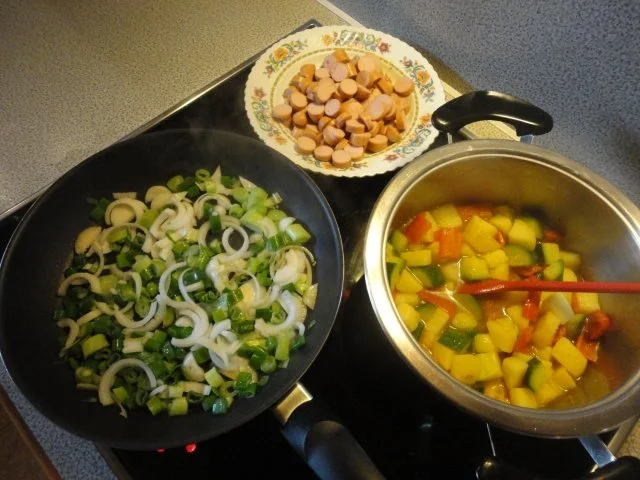 Rezept: Bunter Würstel Gemüse Topf Bild Nr. 8 Bunter Würstel Gemüse Topf - Rezept - Bild Nr. 8