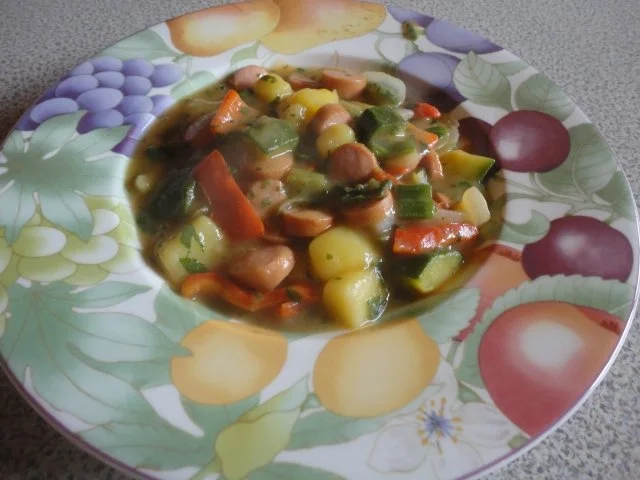 Rezept: Bunter Würstel Gemüse Topf Bunter Würstel Gemüse Topf - Rezept