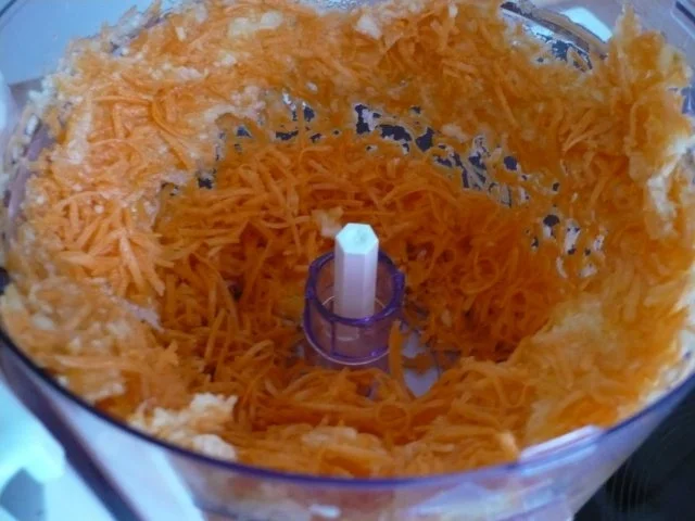 Rezept: Möhren - Marzipan - Kuchen Bild Nr. 4 Möhren - Marzipan - Kuchen - Rezept - Bild Nr. 4