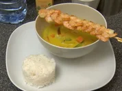 Ayurvedisches Gemüsecurry mit Garnelenspieß (Katrin Holtwick, Ilka Semmler) - Rezept