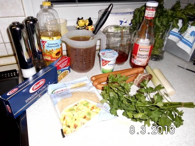 Rezept: Würstchen-Spaghetti-Topf Bild Nr. 2 Würstchen-Spaghetti-Topf - Rezept - Bild Nr. 2