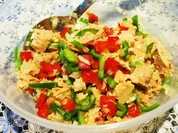 Rezept: Salat mit Paprika und Thunfisch ... Salat mit Paprika und Thunfisch ... - Rezept