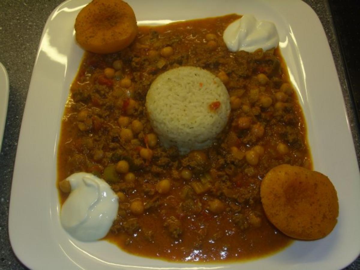 Lammhack-Madras-Pfanne mit Curry-Pfirsiche - Rezept