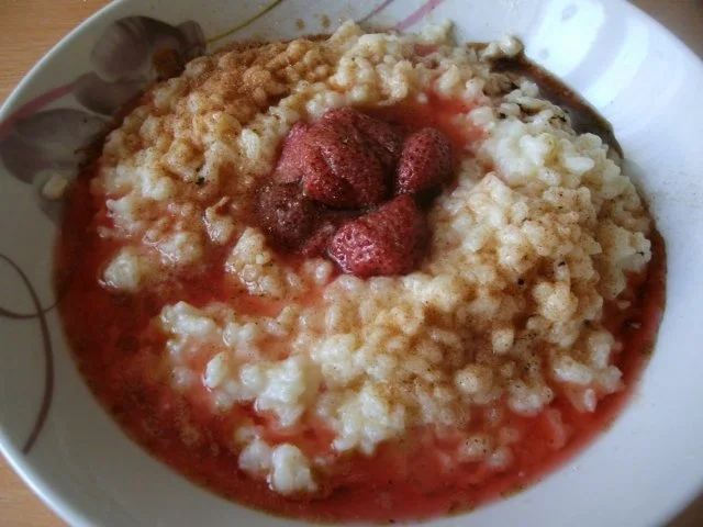 Milchreis mit Zucker und Zimt und süßen Früchten - Rezept - Bild Nr. 6