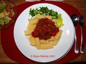 Merguez mit Harissa-Tomaten-Sauce und Pasta - Rezept