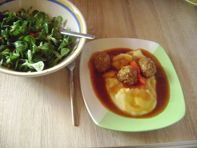 Zigeunerklöschen - mit Reis im Fleischklöschen und Kartoffelpüree - Rezept