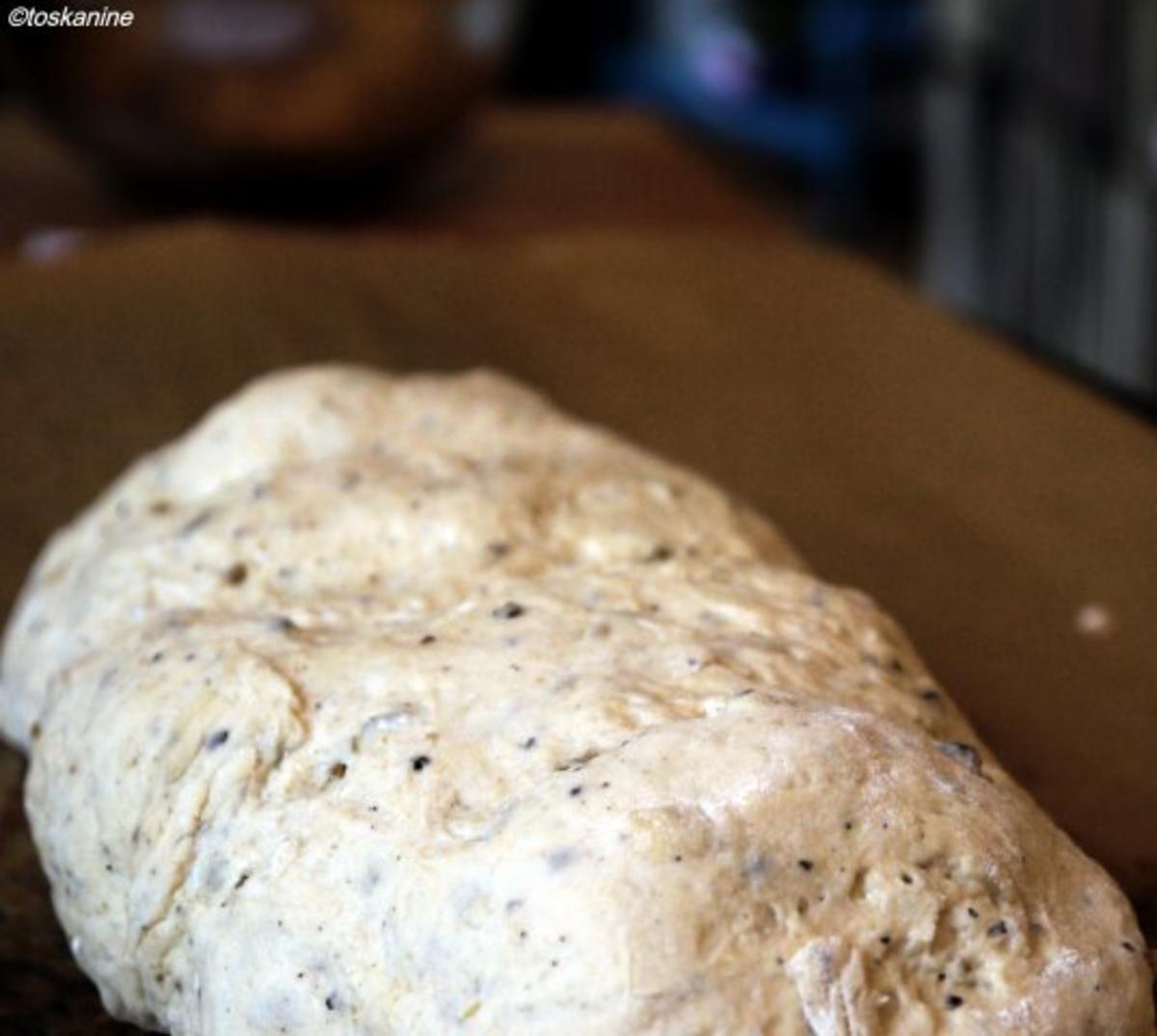 Dinkelbrot mit Pfeffer und Fenchel - Rezept - Bild Nr. 7