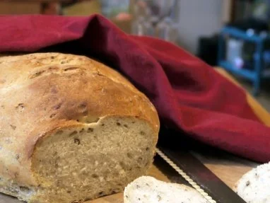 Rezept: Dinkelbrot mit Pfeffer und Fenchel Dinkelbrot mit Pfeffer und Fenchel - Rezept