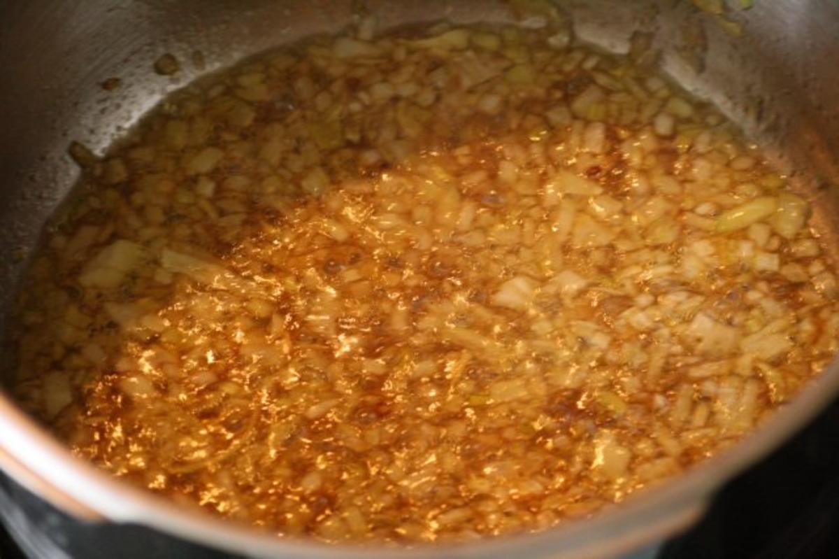 Rosmarin-Schweinebraten mit Apfel-Rotkohl und Dattel-Kartoffelknödel - Rezept - Bild Nr. 10