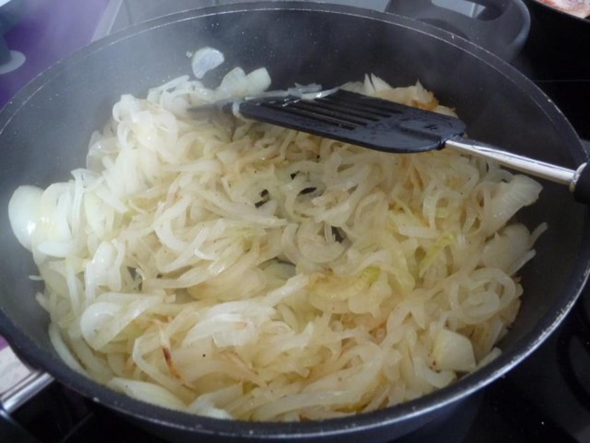 Unter 30 Minuten : Kartoffelbrei mit gebratener Wurst an Zwiebelgemüse - Rezept - Bild Nr. 3