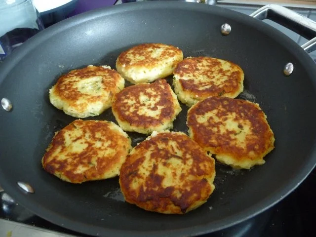 Rezept: Unter 30 Minuten : Kartoffelküchle mit Salat Bild Nr. 12 Unter 30 Minuten : Kartoffelküchle mit Salat - Rezept - Bild Nr. 12