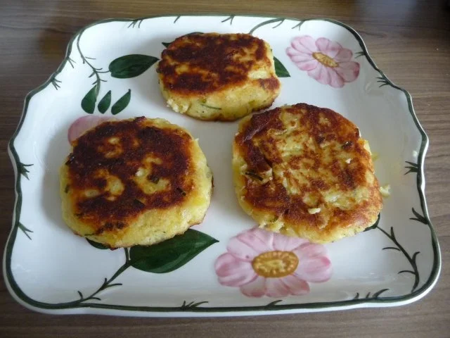 Rezept: Unter 30 Minuten : Kartoffelküchle mit Salat Bild Nr. 4 Unter 30 Minuten : Kartoffelküchle mit Salat - Rezept - Bild Nr. 4