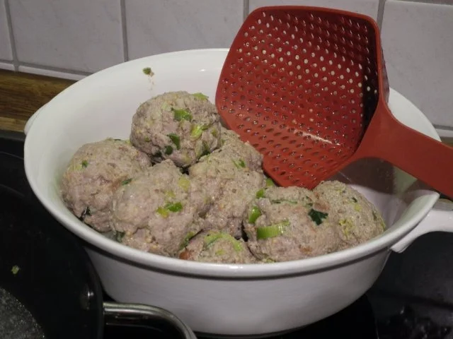 Rezept: Hackfleisch : Porree - Hack - Klopse Bild Nr. 15 Hackfleisch : Porree - Hack - Klopse - Rezept - Bild Nr. 15