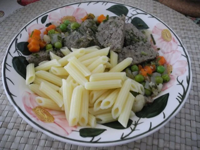 Rezept: Unter 30 Minuten : Leberknödel - Pfanne mit Röhrennudeln Bild Nr. 2 Unter 30 Minuten : Leberknödel - Pfanne mit Röhrennudeln - Rezept - Bild Nr. 2