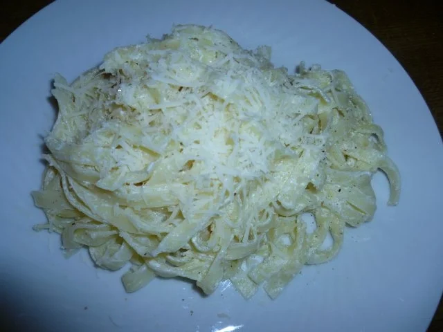 Rezept: Tagliatelle mit Zitronenbutter Tagliatelle mit Zitronenbutter - Rezept