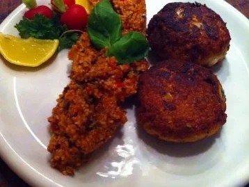 Rezept: Fischfrikadellen mit Tomatenbulgur Bild Nr. 3 Fischfrikadellen mit Tomatenbulgur - Rezept - Bild Nr. 3