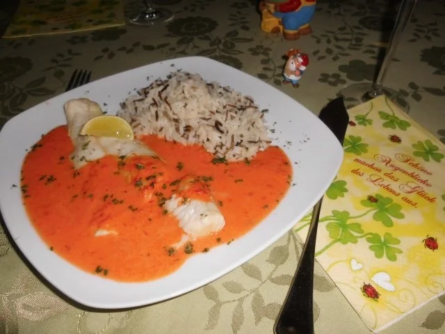 Zander auf Paprika-Sahne-Soße - Rezept