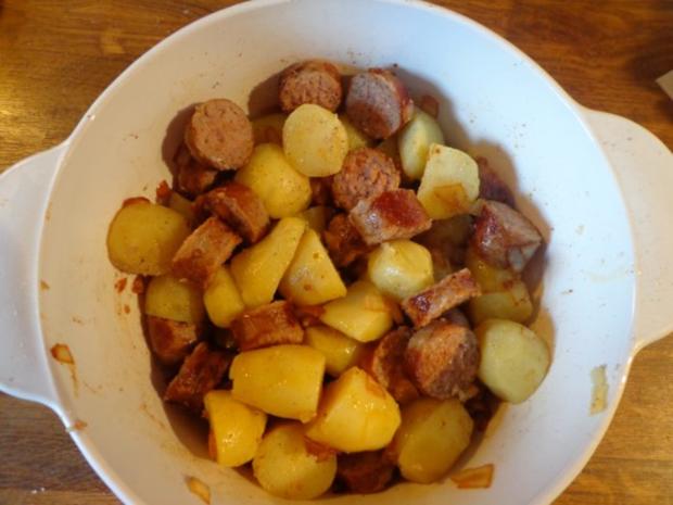 Kartoffelauflauf mit Bratwurst - Rezept - kochbar.de