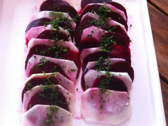 Rezept: Rote Beete Kohlrabi Carpaccio Rote Beete Kohlrabi Carpaccio - Rezept