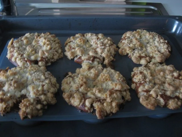 Mini-Schoko-Käse-Küchlein mit Rum-Streuseln - Rezept - Bild Nr. 2