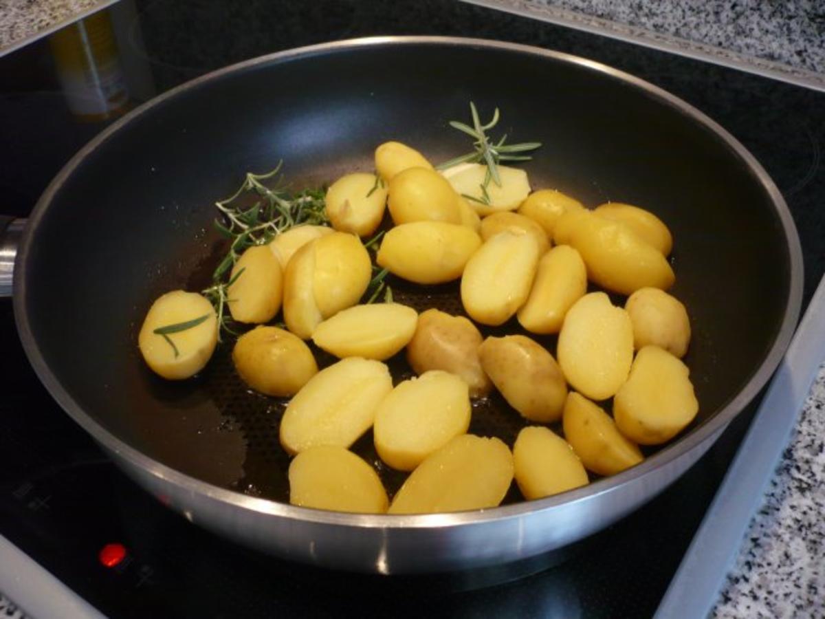 Tacchina arrosto mit Rosmarinkartoffeln und Zucchinispalten - Rezept - Bild Nr. 9